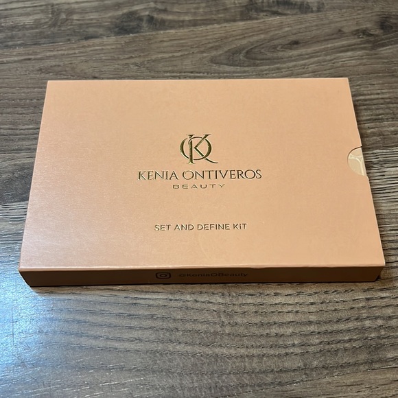 *Host Pick* KENIA ONTIVEROS BEAUTY Set and Define Kit - Picture 3 of 6